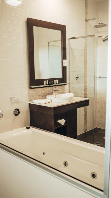 Sfera's Park Suites & Convention Centre - Accommodation Gold Coast 3