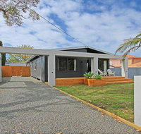 Shady Palms - modern beach house with studio - Accommodation Gold Coast