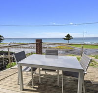 Shemara - Idyllic East Beach property with multiple living areas - Accommodation Gold Coast