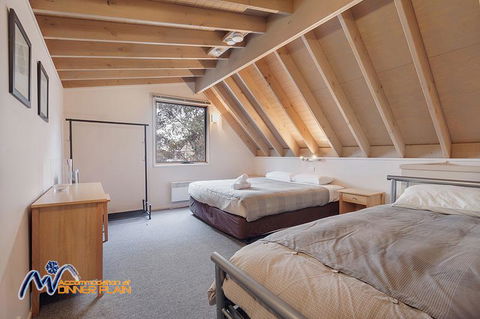 Shiraz - Accommodation Gold Coast 2