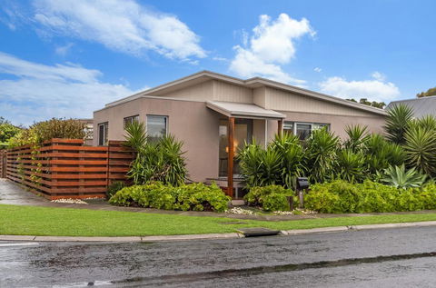 Shore Shanks - Accommodation Gold Coast 3