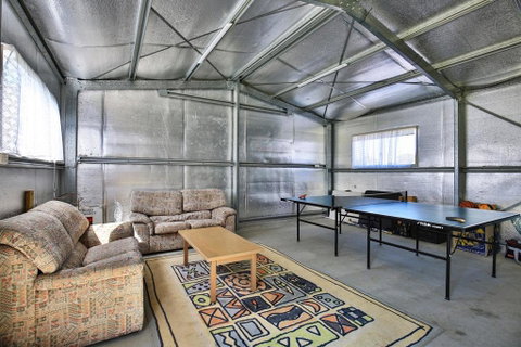 Shores - Pet-Friendly - 1 Min Walk To Beach - Accommodation Gold Coast 2