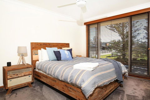 Shores - Pet-Friendly - 1 Min Walk To Beach - Accommodation Gold Coast 3