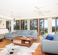 Shores - Pet-Friendly - 1 Min Walk to Beach - Accommodation Gold Coast
