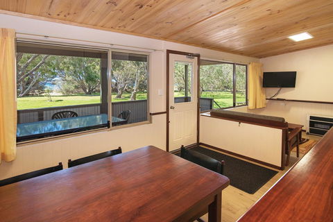 Siesta Park Holiday Resort - Gold Coast 4U 1