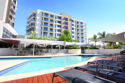 Signature Waterfront Apartments - Accommodation Gold Coast 0