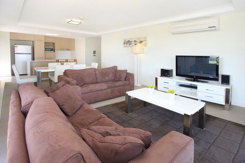 Signature Waterfront Apartments - Accommodation Gold Coast 1