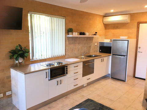 SilverWaters Waterfront Accommodation - Gold Coast 4U 2