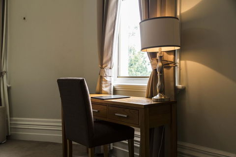 Simmers Serviced Apartments - Accommodation Gold Coast 0
