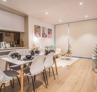 Simple  Cozy APT Haymarket CBD balcony views - Gold Coast 4U