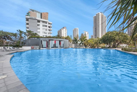 Sleek Q1 Suite In The Heart Of Surfers Paradise - Accommodation Gold Coast 3