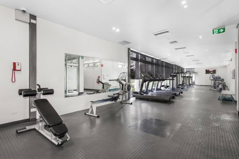 Sleek Q1 Suite In The Heart Of Surfers Paradise - Accommodation Gold Coast 1