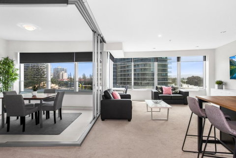 Sleek Q1 Suite In The Heart Of Surfers Paradise - Accommodation Gold Coast 0