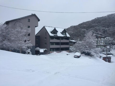 Snow Ski Apartments 18 - Gold Coast 4U 0