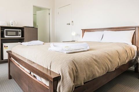 Somerset Hotel - Accommodation Gold Coast 0