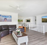 Sounds by the Sea - open plan living metres to beach - Accommodation Gold Coast