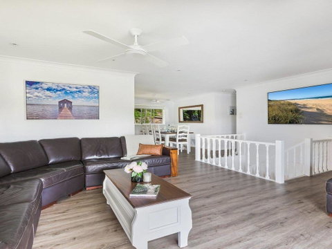 Sounds By The Sea - Open Plan Living, Metres To Beach - Accommodation Gold Coast 0
