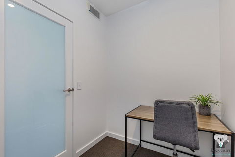 South Brisbane Kozy 1Bed APT + FREE Parking QSB001 - Gold Coast 4U 1