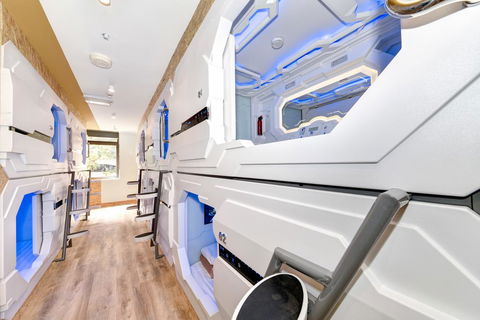 Space Q Capsule Hotel - Gold Coast 4U 0