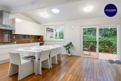 Spacious & Relaxed 4 Bed House - Pets Welcome - Accommodation Gold Coast 0