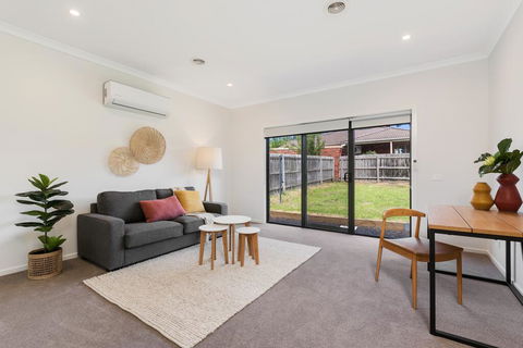 Spacious 4-Bed House With Parking And Backyard - Gold Coast 4U 3