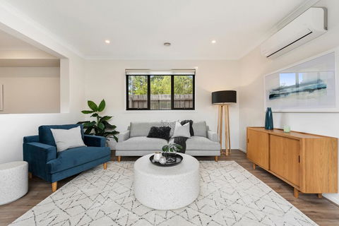 Spacious 4-Bed House With Parking And Backyard - Gold Coast 4U 2