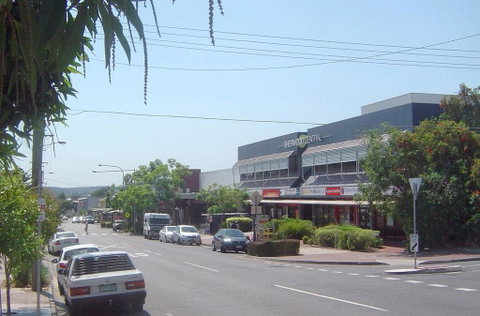 Spacious Apartment With Generous Entertaining - Accommodation Gold Coast 1