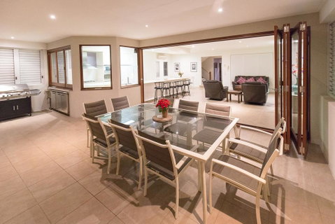 Spacious House In Heart Of Surfers Paradise - Accommodation Gold Coast 1