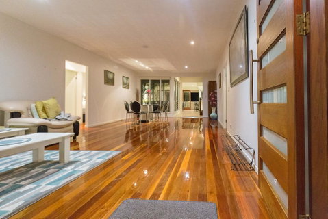 Spacious House In Heart Of Surfers Paradise - Accommodation Gold Coast 0