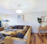 Spacious Renovated Apartment In Quiet Area - Gold Coast 4U