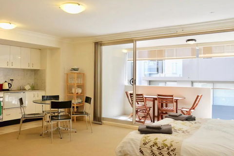 Spacious Studio By The Beach In Manly - Gold Coast 4U 0