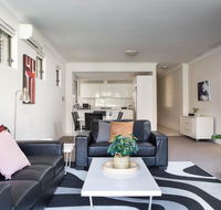 Spacious Two-Bedroom Apartment near Hospital - Accommodation Gold Coast
