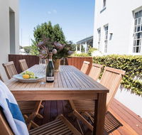 Spinnakers Waterfront - Accommodation Gold Coast