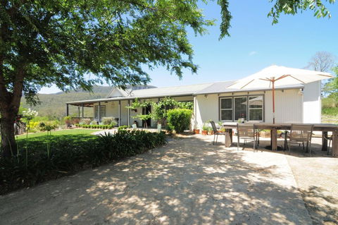 Spring Grove Dairy - Picturesque Views! - Accommodation Gold Coast 0