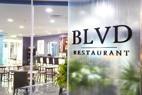 Springfield Lakes Boutique Hotel - Gold Coast 4U 3
