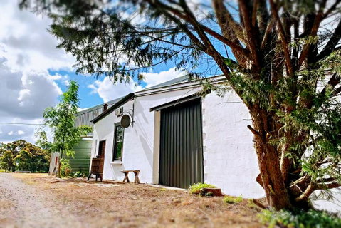 Springhill Winery - Accommodation Gold Coast 0