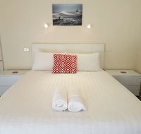 Springtide Studio Apartments - Gold Coast 4U
