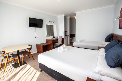 Springwood Motor Inn - Accommodation Gold Coast 0