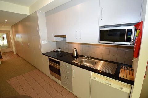 Squatters 1 - 1 Gold Coast 3