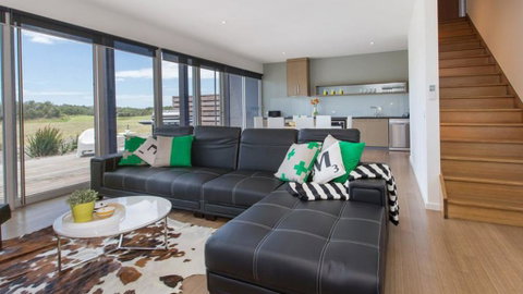 ST ANDREWS BEACH APARTMENT 4.01 - Accommodation Gold Coast 0