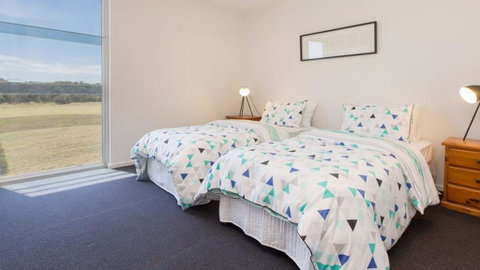 ST ANDREWS BEACH APARTMENT 4.01 - Accommodation Gold Coast 3