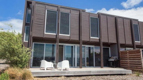 ST ANDREWS BEACH APARTMENT 4.02 - Accommodation Gold Coast 2