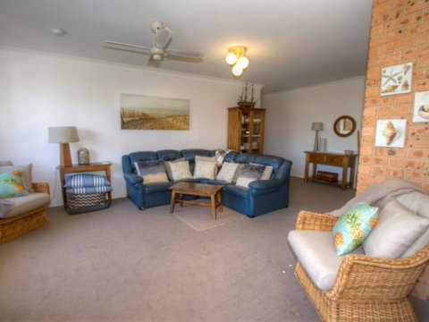 St James 6, Stylish Airconditioned Retreat - Accommodation Gold Coast 1