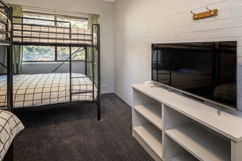 St Moritz 11 - Accommodation Gold Coast 3