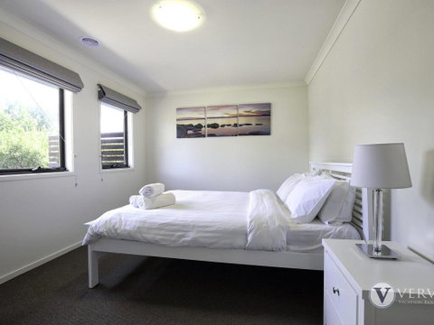 St Tropez - Accommodation Gold Coast 2
