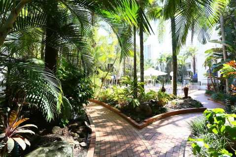 St Tropez Resort - Accommodation Gold Coast 2