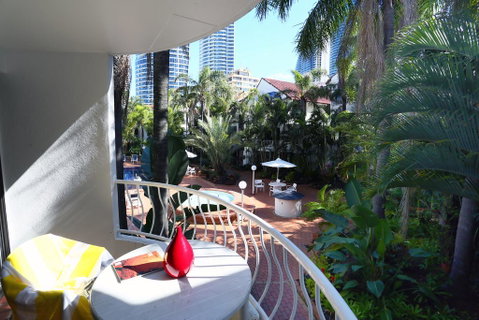 St Tropez Resort - Accommodation Gold Coast 1