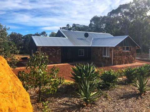 Standing Stone House - Accommodation Gold Coast 0