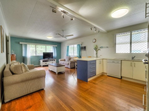 Starfish Shack By The Sea - Accommodation Gold Coast 0