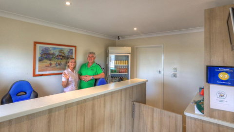 Starline Motor Inn - Accommodation Gold Coast 2